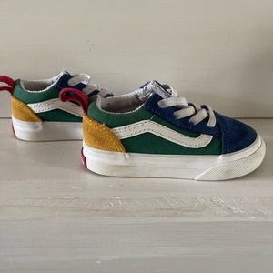 TODDLER SIZE 4.5 MULTI COLOR SNEAKER (GENTLY WORN!)